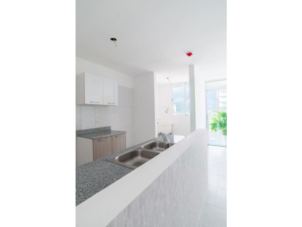 Vendo hermoso y amplio apartamento NEGOCIABLE en Vía España IMG40 — foto 2
