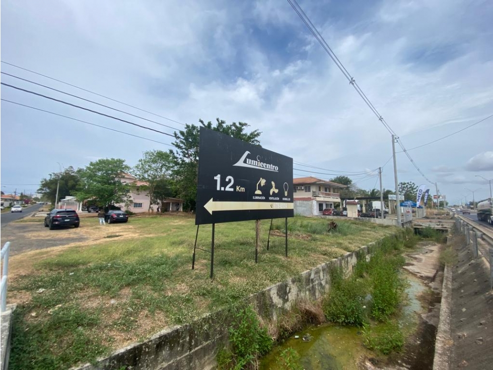 SE VENDE TERRENO EN CHITRÉ >>1,001 mt2 - 2