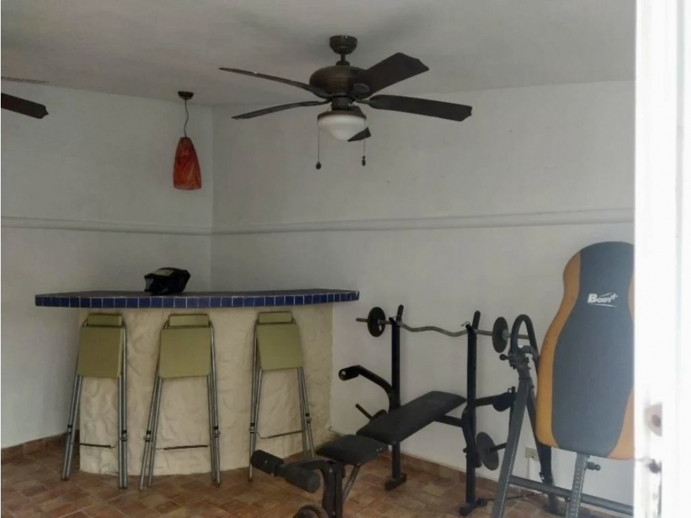 SE VENDE CASA CON PISCINA EN BRISAS DEL GOLF $275,000 - 6