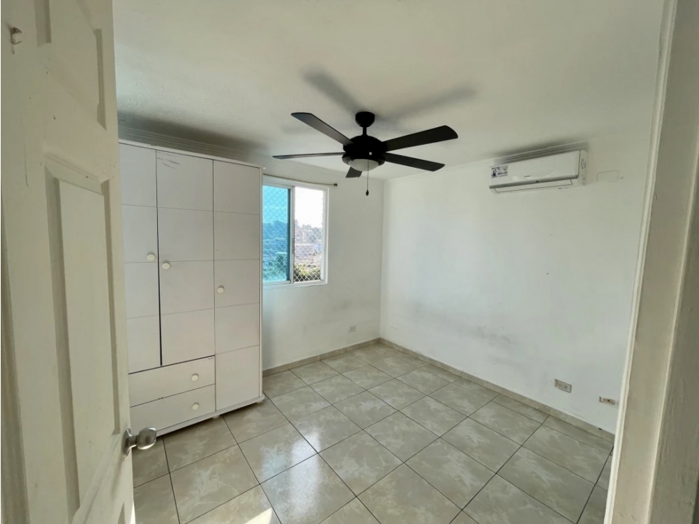 SE ALQUILA APARTAMENTO LINEA BLANCA EN PUEBLO NUEVO — foto 4