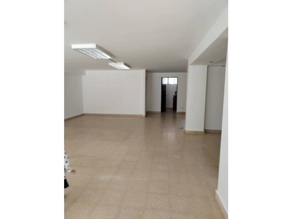 Alquilo Amplio local para su negocio A proveche — foto 6