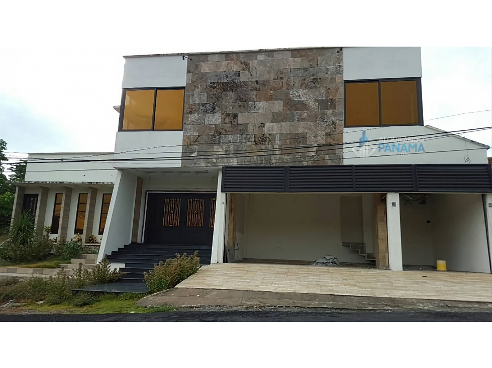 En venta modrna residencia en David