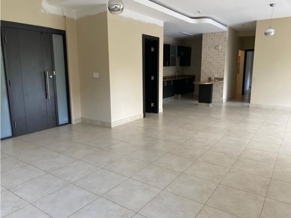 Alquilo Amplio y luminoso apartamento en Altos de Amador — foto 6