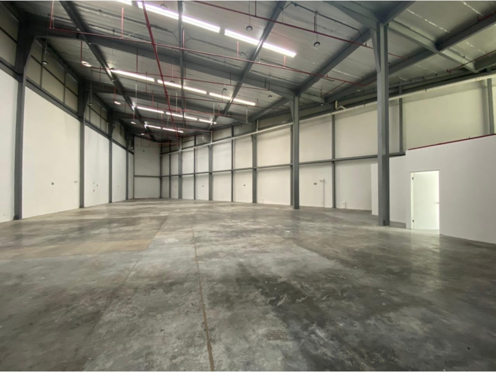 SE VENDE BODEGA EN COMPLEJO CERRADO