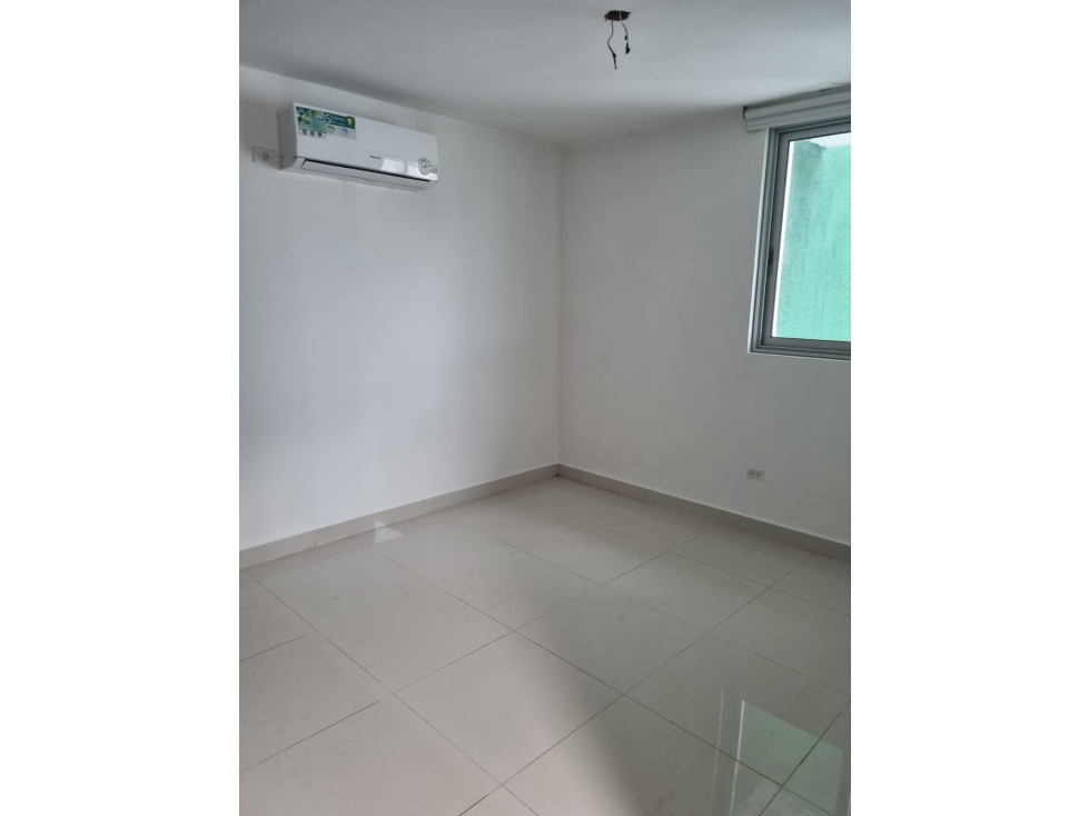 ALQUILO HERMOSO APTO CARRASQUILLA $1.000 — foto 3