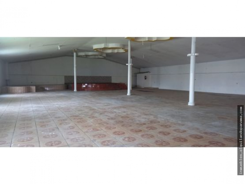 Alquiler y Venta de Galera en Rio Abajo 900 mts - 2