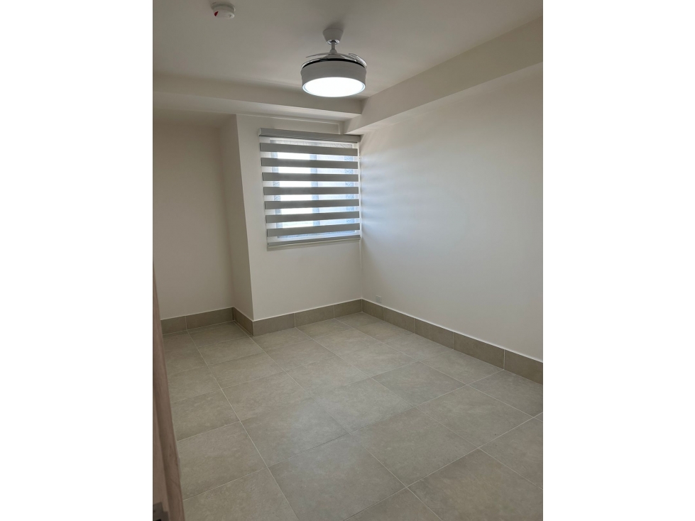 SE ALQUILA BELLO APARTAMENTO EN SANTA MARIA — foto 2