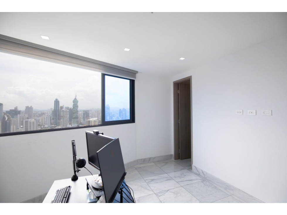 Alquilo Majestuoso Penthouse amboblado en Paitilla — foto 3