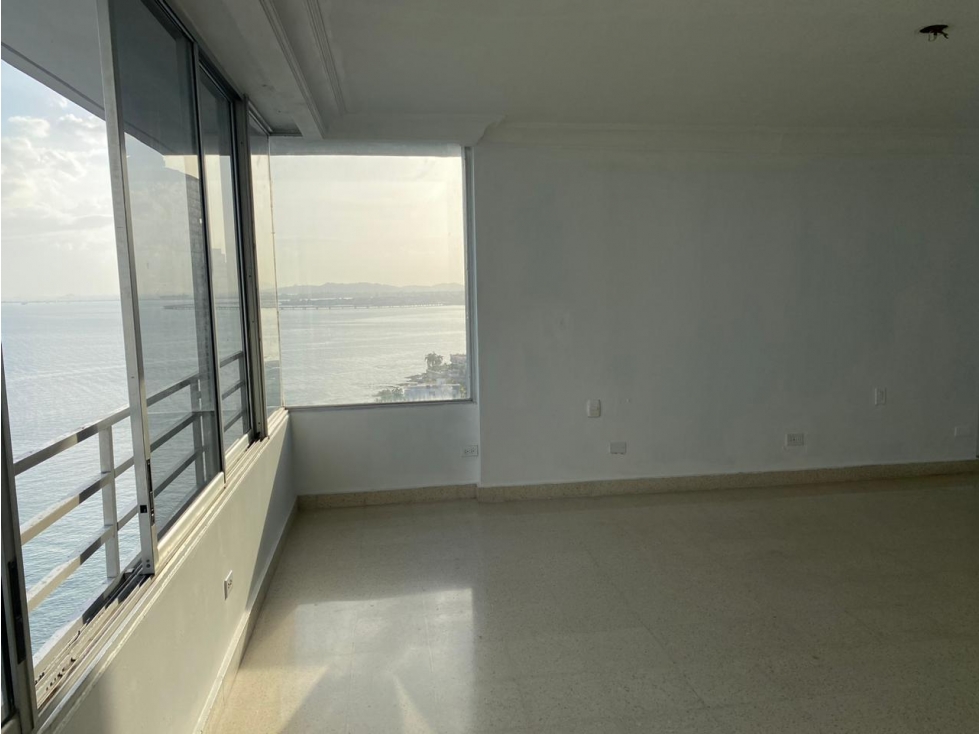 SE VENDE APARTAMENTO EN TORRE DEL MAR — foto 4