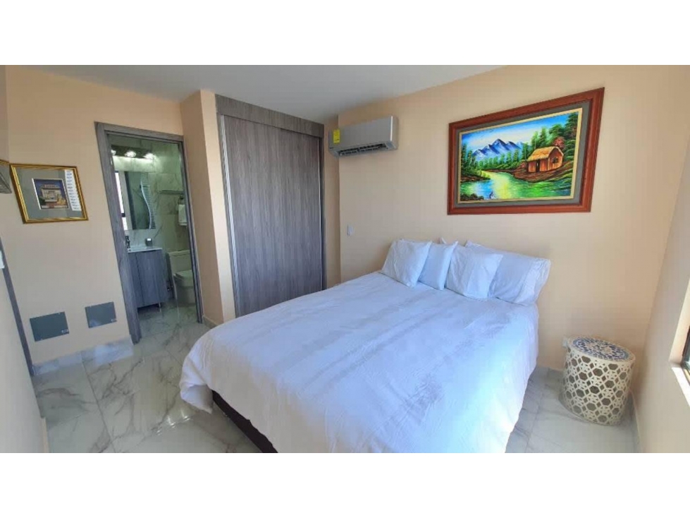 SE ALQUILA CENTRICO Y LUJOSO APARTAMENTO — foto 2