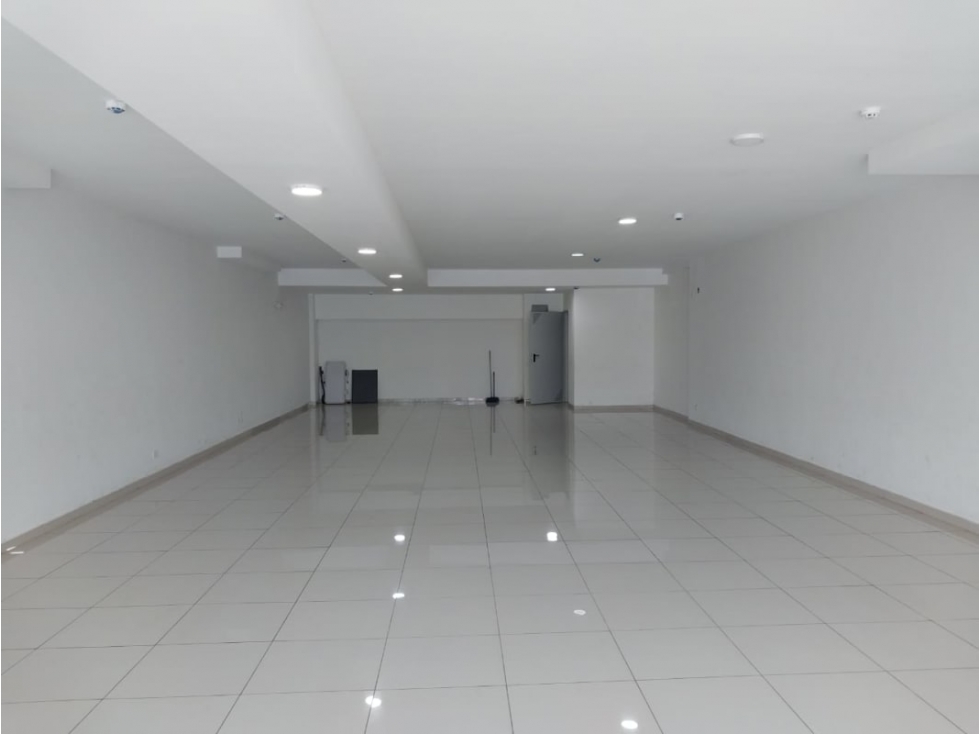 Alquilo Extraordinario Local listo para ocupar en la cresta — foto 2