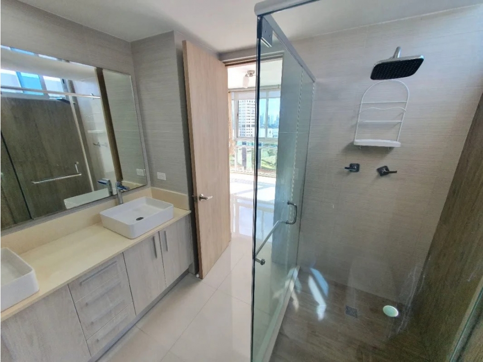 Alquilo Extraordinario apartamento em vía argentina — foto 4