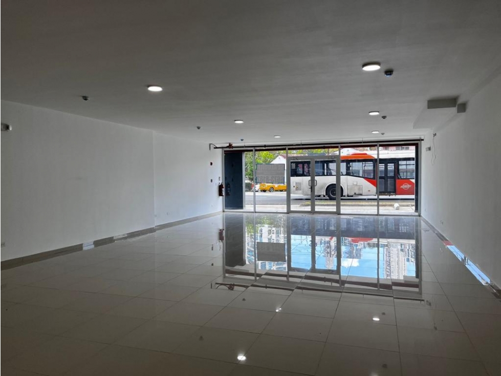 ALQUILER DE LOCAL COMERCIAL EN SIGNATURE POINT VÍA ESPAÑA