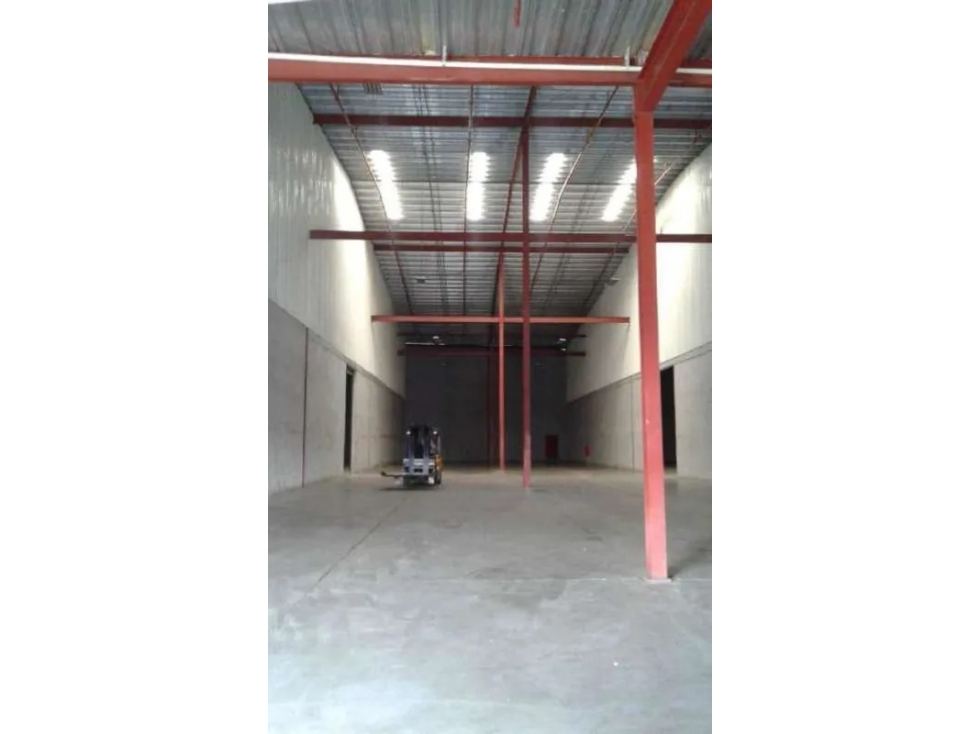 Venta de proyecto de galeras en 24 de Diciembre — foto 2