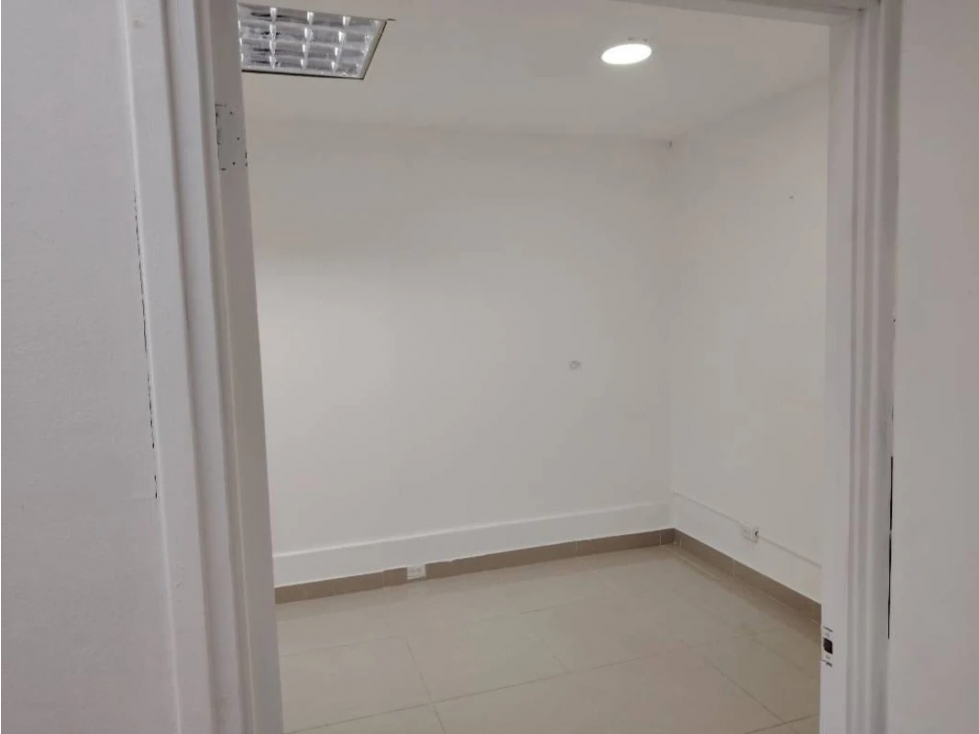 ALQUILO LOCAL COMERCIAL EN EL DORADO — foto 2