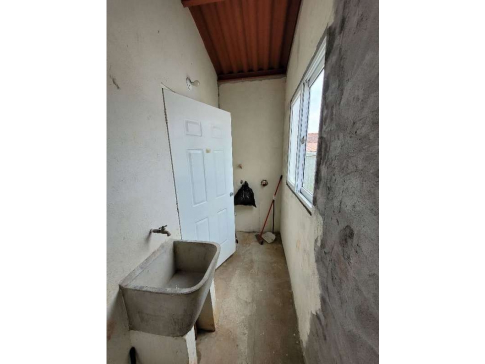 SE ALQUILA CASA EN LA CHORRERA - 6