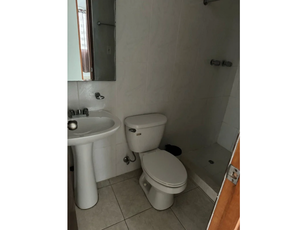 SE VENDE APARTAMENTO POR LA 12 DE OCTUBRE NEGOCIABLE — foto 5