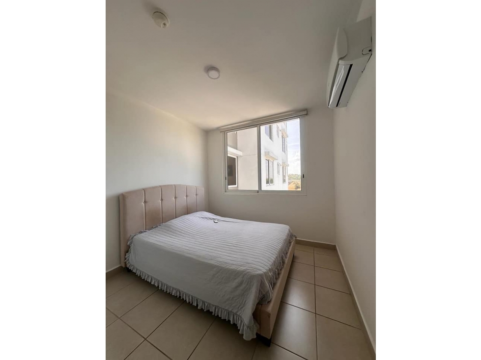 SE VENDE APARTAMENTO AMOBLADO EN BRISAS DEL GOLF