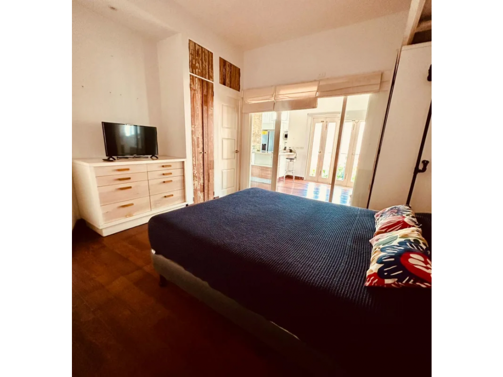 SE ALQUILA APARTAMENTO EN CASCO ANTIGUO NEGOCIABLE — foto 2