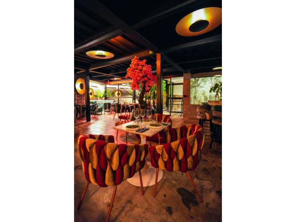 VENDO LOCAL COMERCIAL EN CASCO VIEJO - RESTAURANTE, ROOFTOP!!!