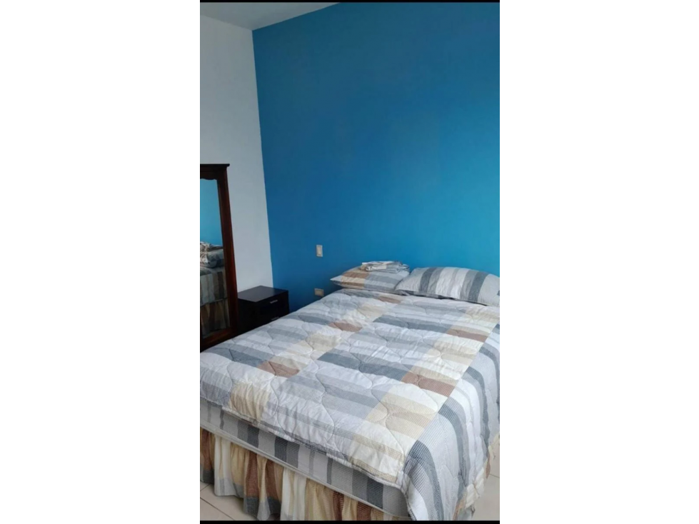 Se alquila apartamento amoblado en avenida balboa
