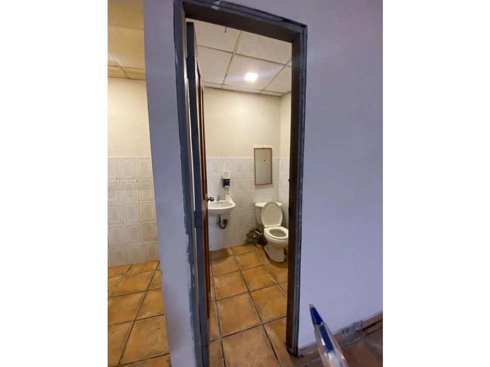 ALQUILO LOCAL COMERCIAL EN ALBROOK - 3
