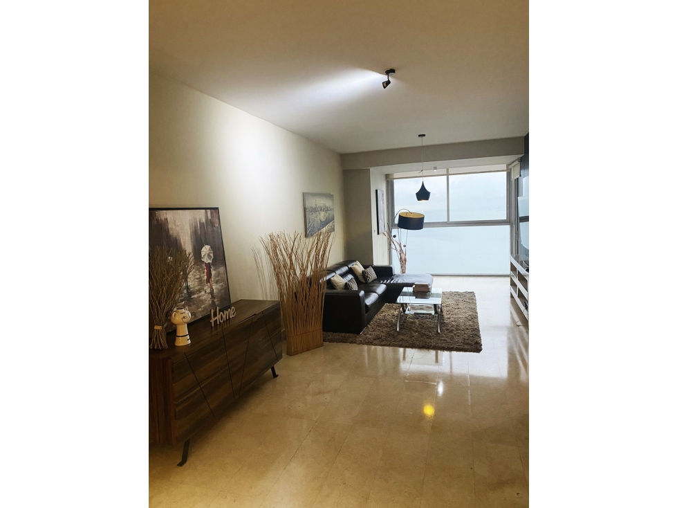 Se alquila deslumbrante apartamento en Avenida Balboa