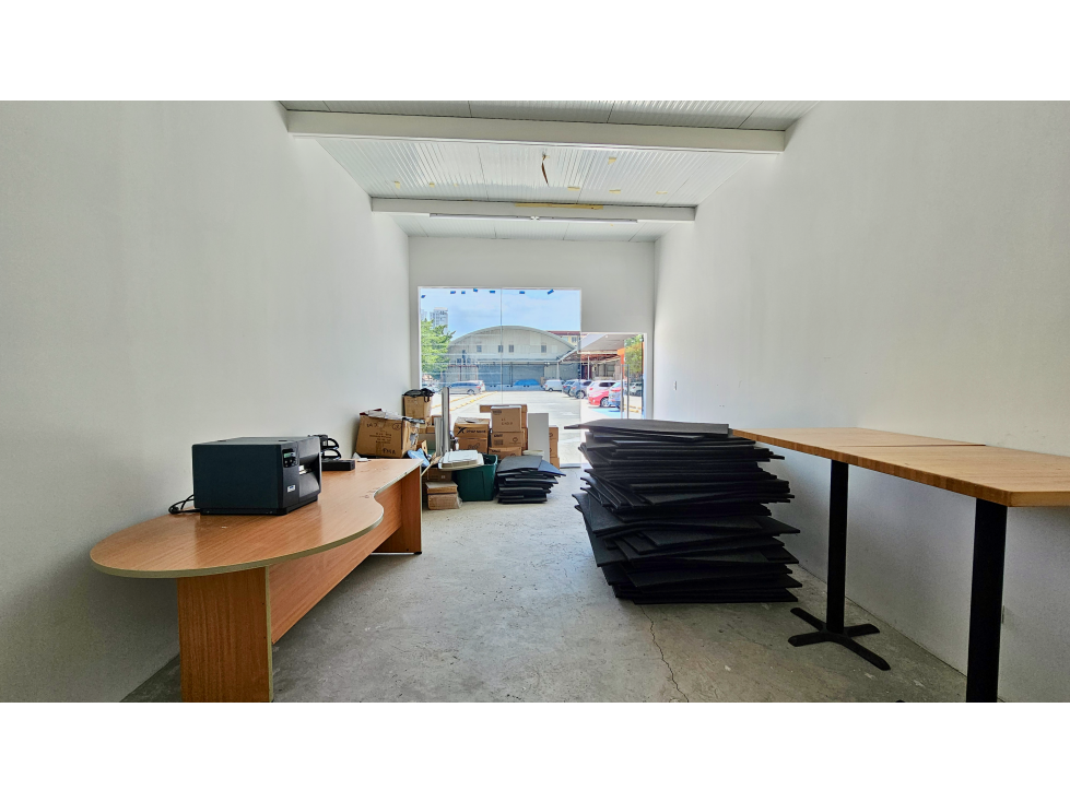 Se alquila local comercial en Jackie´s Padel (27m2) — foto 3