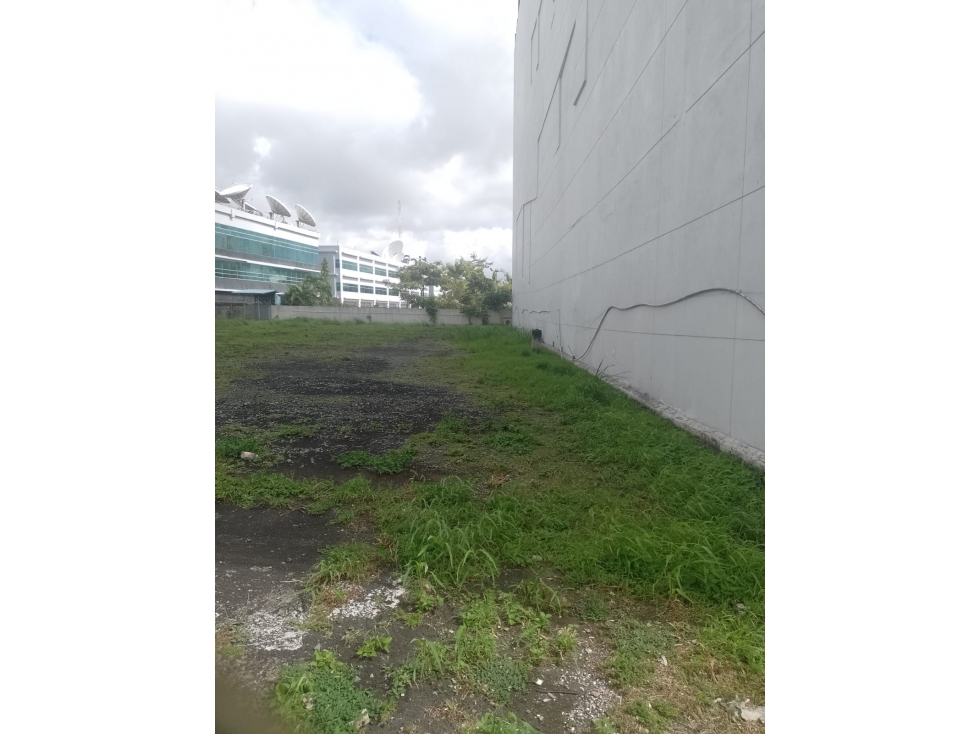 SE ALQUILA TERRENO EN PUEBLO NUEVO - 2