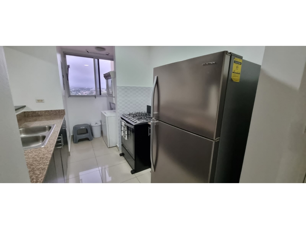 SE ALQUILA APARTAMENTO AMOBLADO PH CENTENNIAL - 2