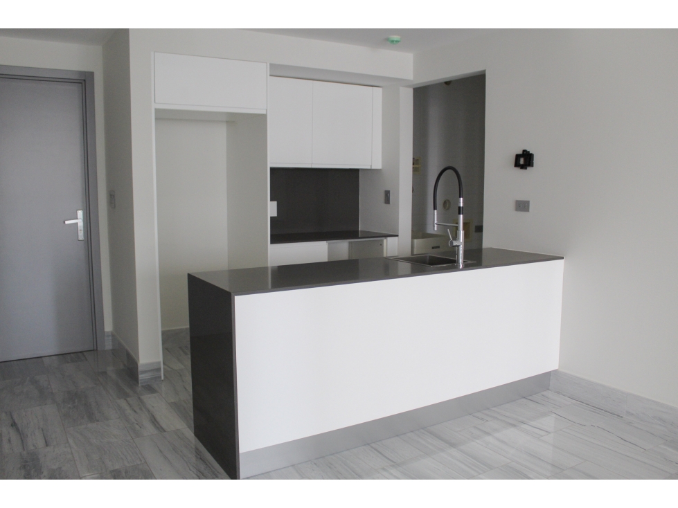 SE ALQUILA APARTAMENTO EN AVENIDA BALBOA