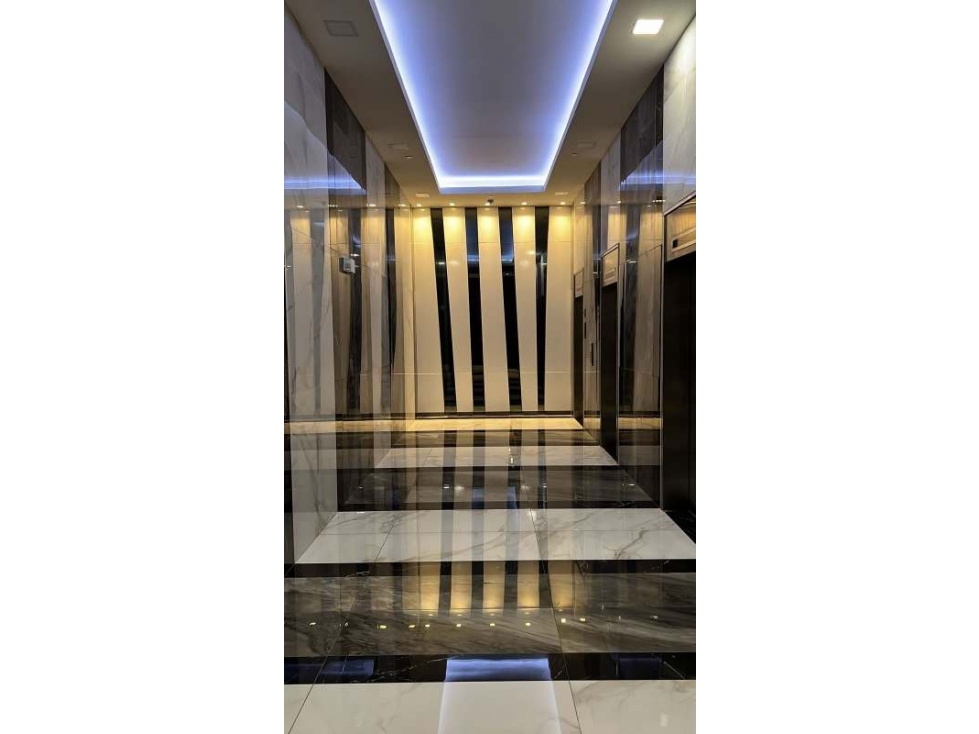 ¡SE VENDE !! Piso comercial perfecto para OFICINA en Obarrio — foto 3