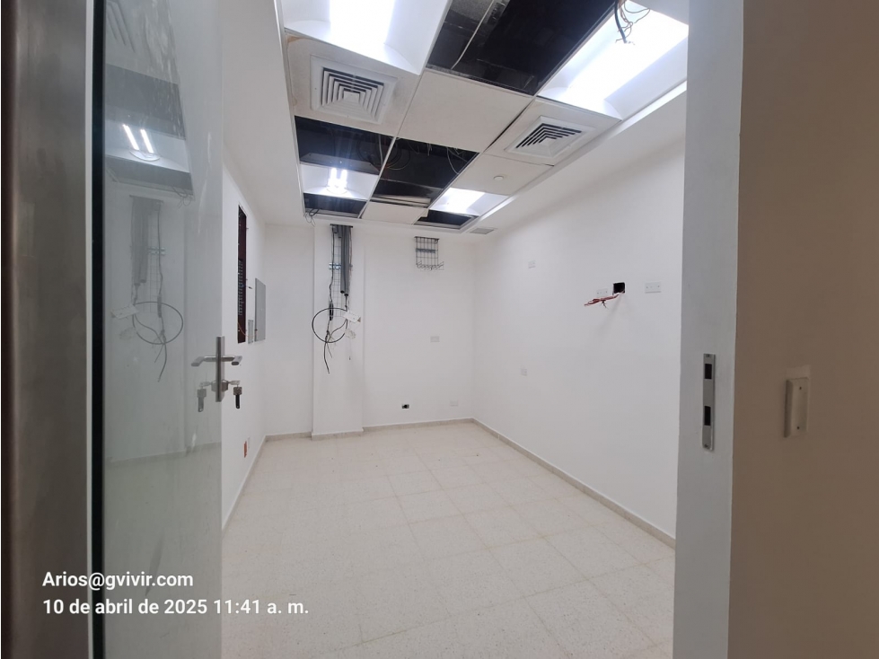 ¡Â¡SE ALQUILA !! LOCAL COMERCIAL en 12 DE OCTUBRE — foto 2