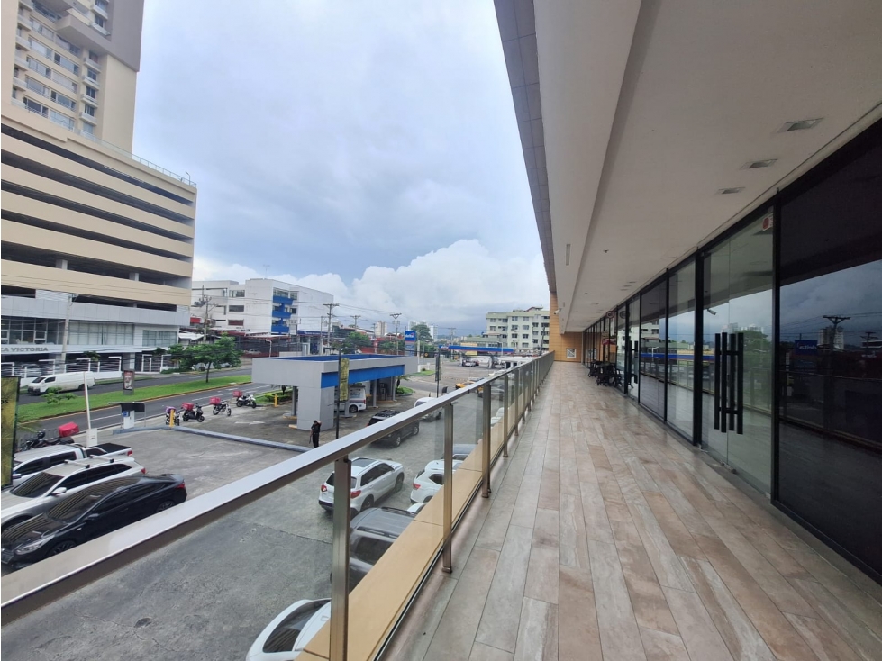 ¡Â¡SE ALQUILA !! LOCAL COMERCIAL en 12 DE OCTUBRE — foto 2