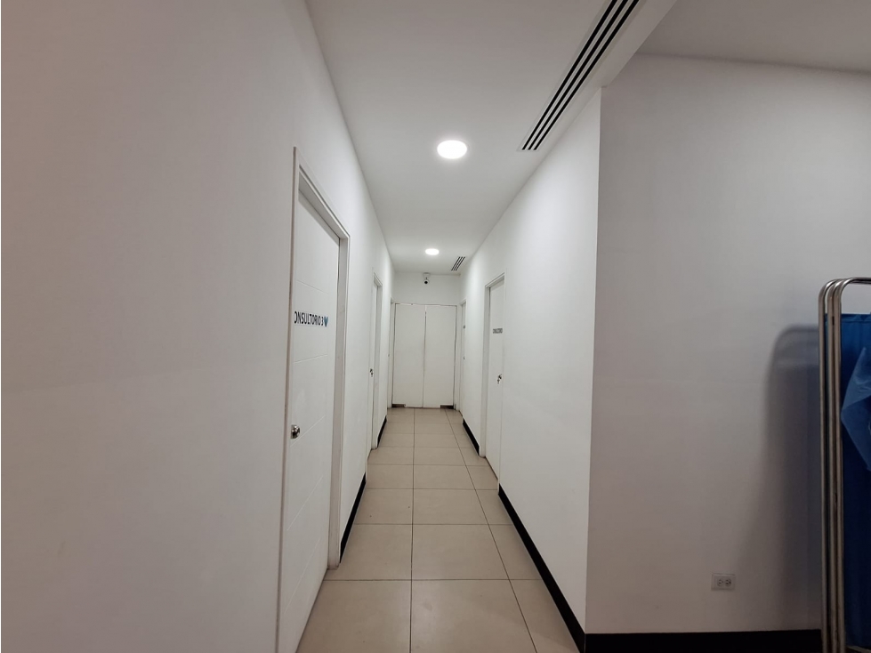 ¡Â¡SE ALQUILA !! LOCAL COMERCIAL en 12 DE OCTUBRE!! — foto 2