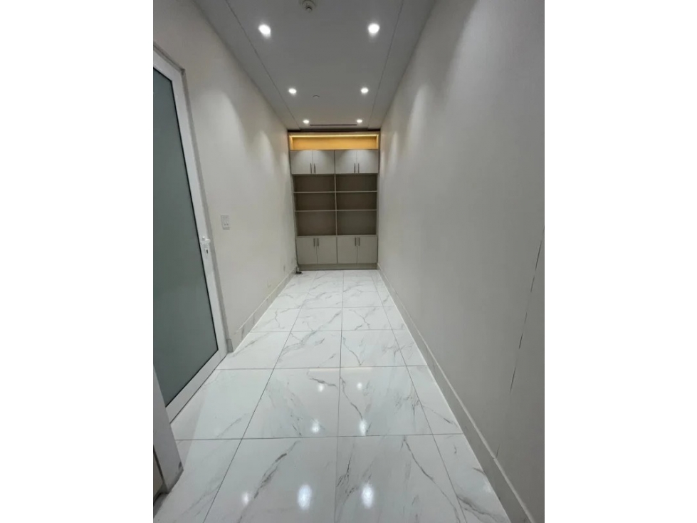 ¡Â¡SE ALQUILA !! LOCAL Consultorio u oficina en TOWN CENTER — foto 2