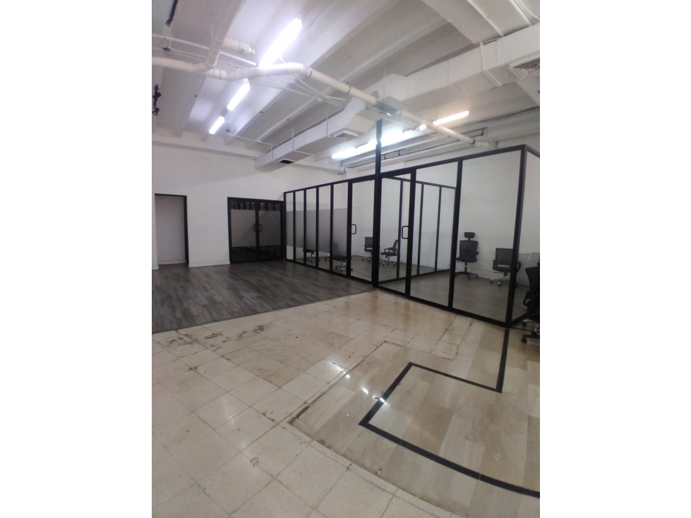 En alquiler local de 157 m2 en Avenida Samuel Lewis