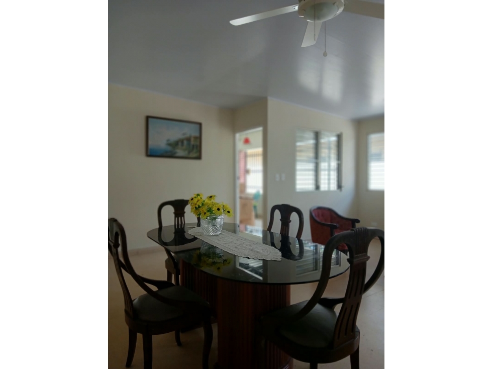 En alquiler con opción a compra, casa en Urbanización Chanis — foto 4