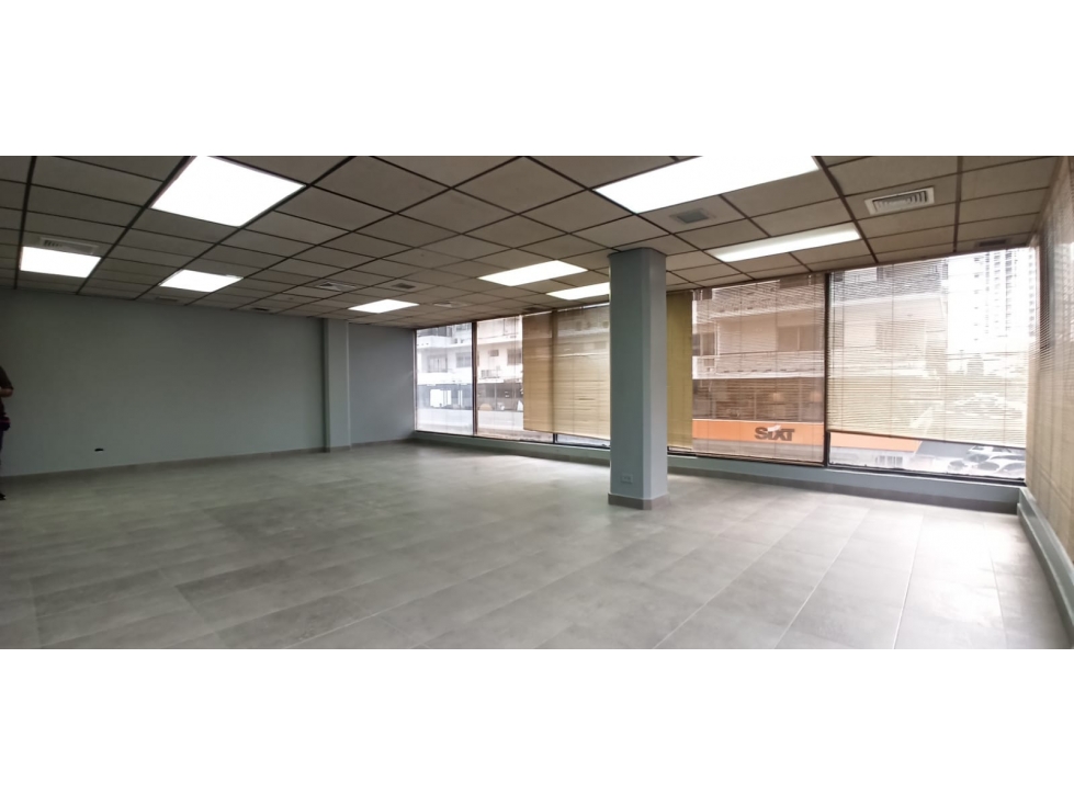 SE ALQUILA OFICINA EN BELLA VISTA ZONA BANCARIA -I.G. — foto 2
