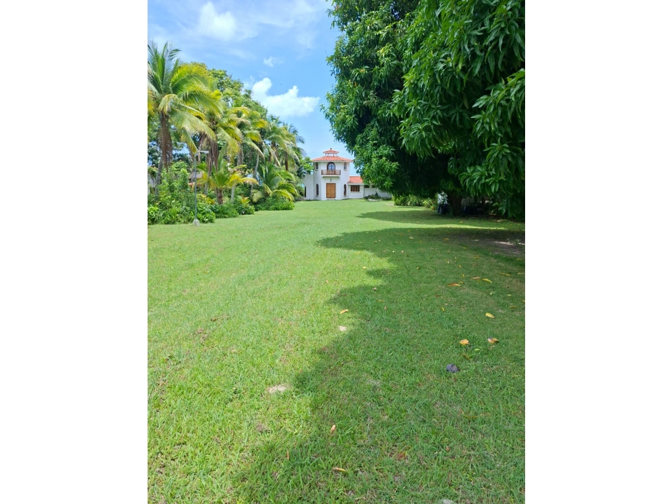 En venta casa de dos niveles frente al mar en Coronado, Chame — foto 2