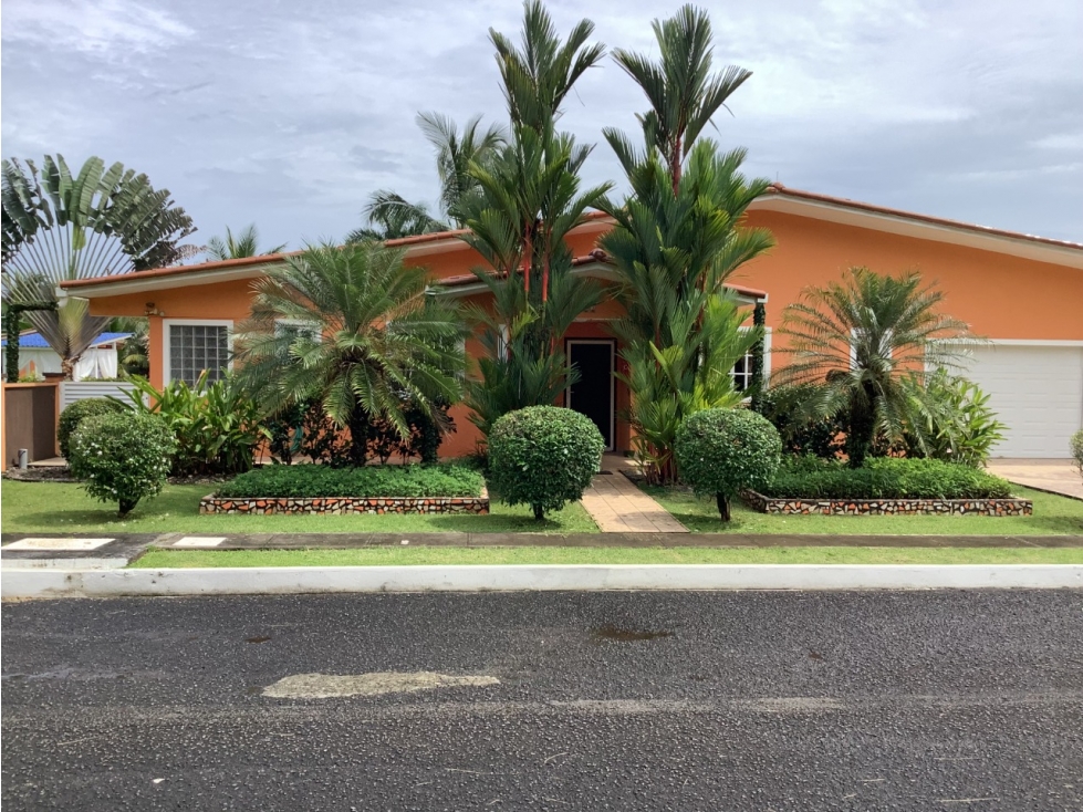 CASA A LA VENTA En Portobelo Colón $425,000 CM — foto 2