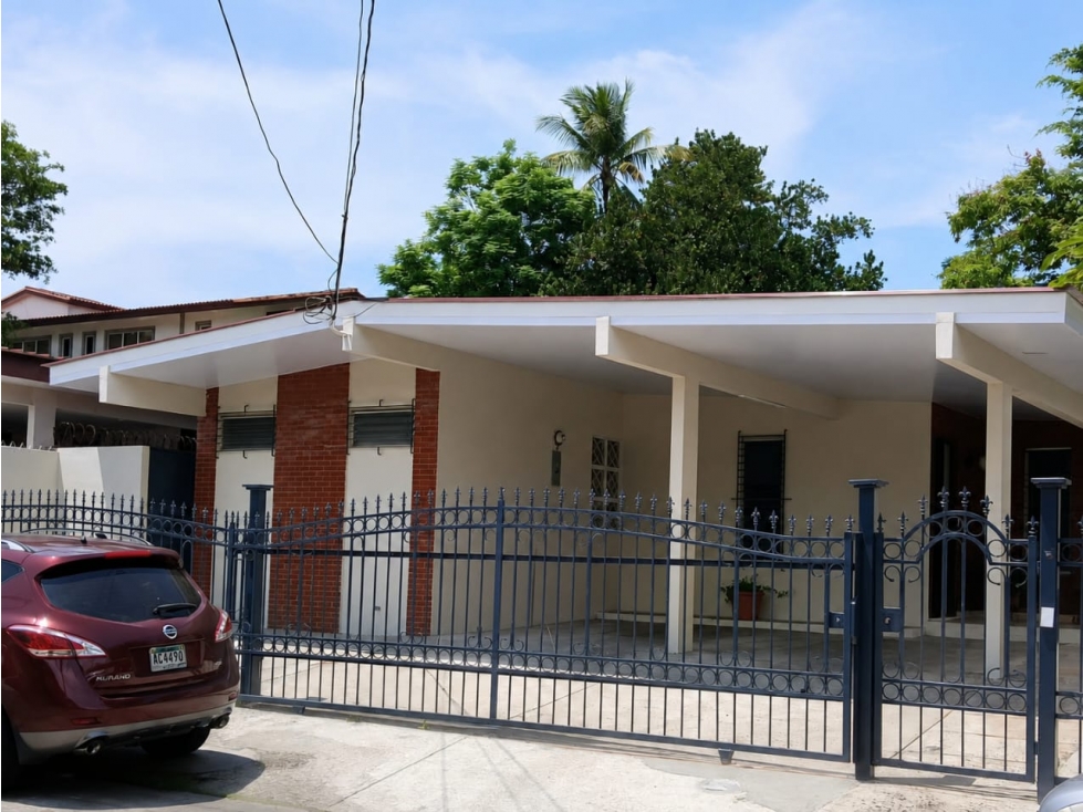 En alquiler con opción a compra, casa en Urbanización Chanis — foto 3