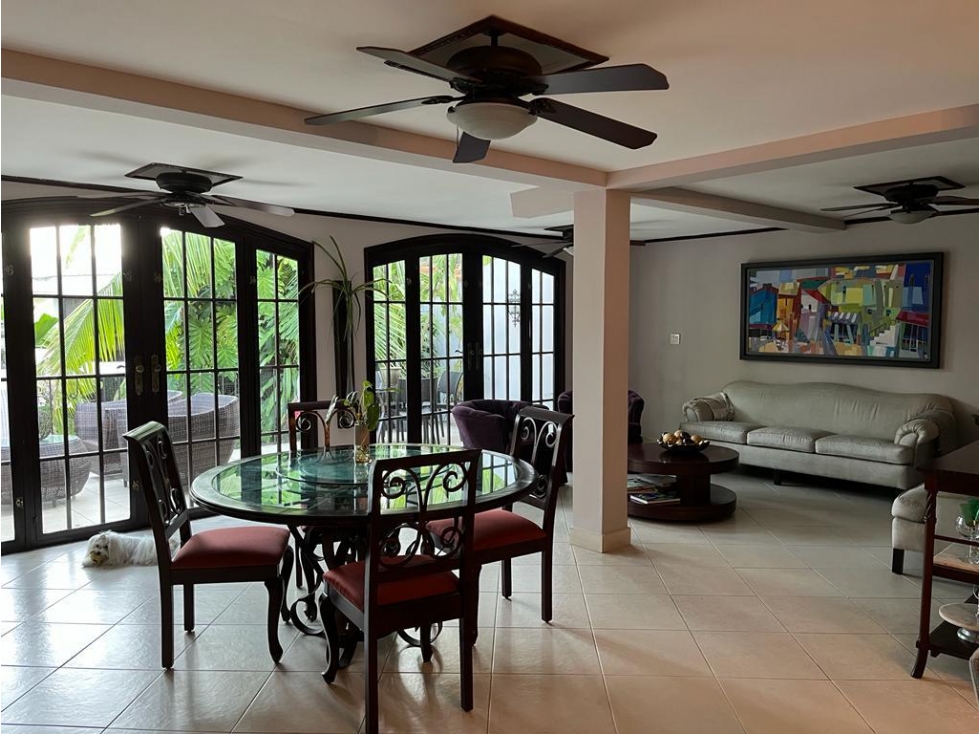 SE VENDE CASA EN EL CANGREJO DUPLEX