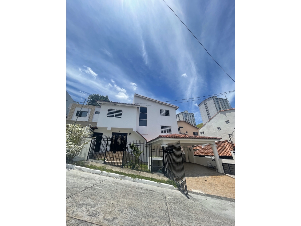 Se vende o alquila casa de 3 pisos en Limajo, San Miguelito