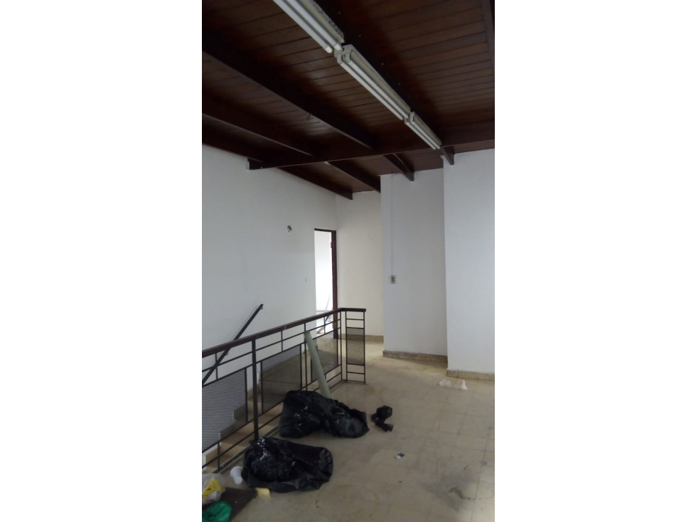 Se alquila local comercial San Francisco de 250 m2 $2500 - 2