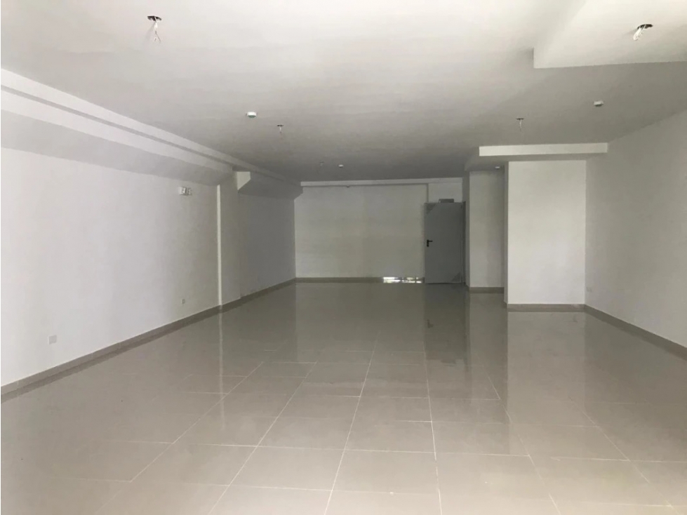 Se alquila local comercial en bella vista 130m2 $1950 - 1
