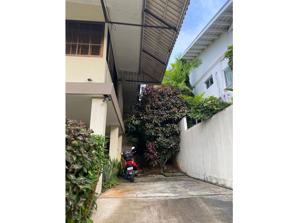 se vende hermosa casa con piscina areas verder gran ubicacion — foto 3