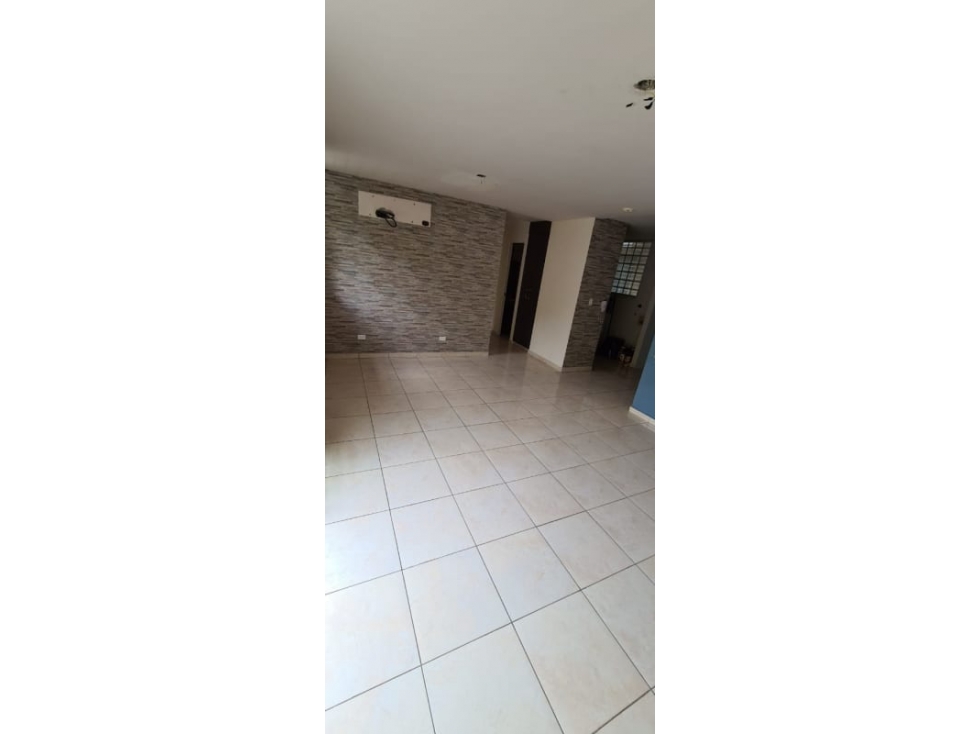 Se vende apto en la Transísmica $125,000 935m2 — foto 2