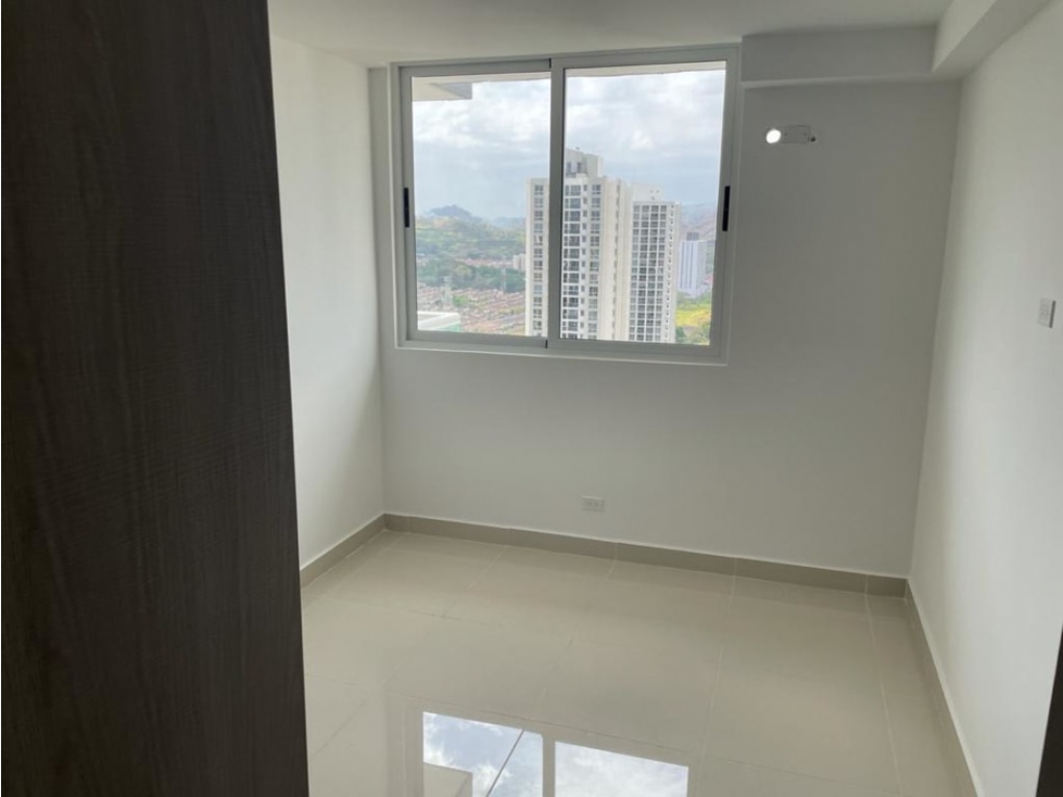 Se alquila apto en Condado del Rey $800 80mts — foto 4