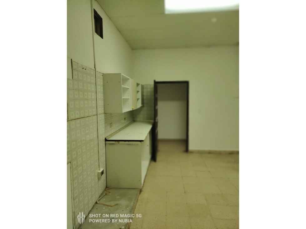 Se alquila Amplio Local en Parque Lefevre 550Mts $4,500 — foto 4